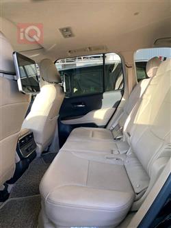 تۆیۆتا لاند کروزەر